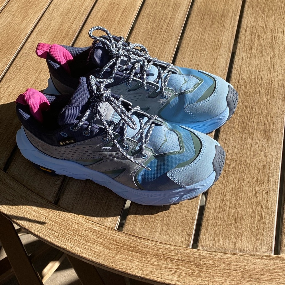 Hoka Anacapa shoes